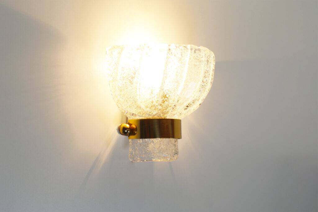 Large pair of 1970s Murano glass and brass wall sconces by Hillebrand