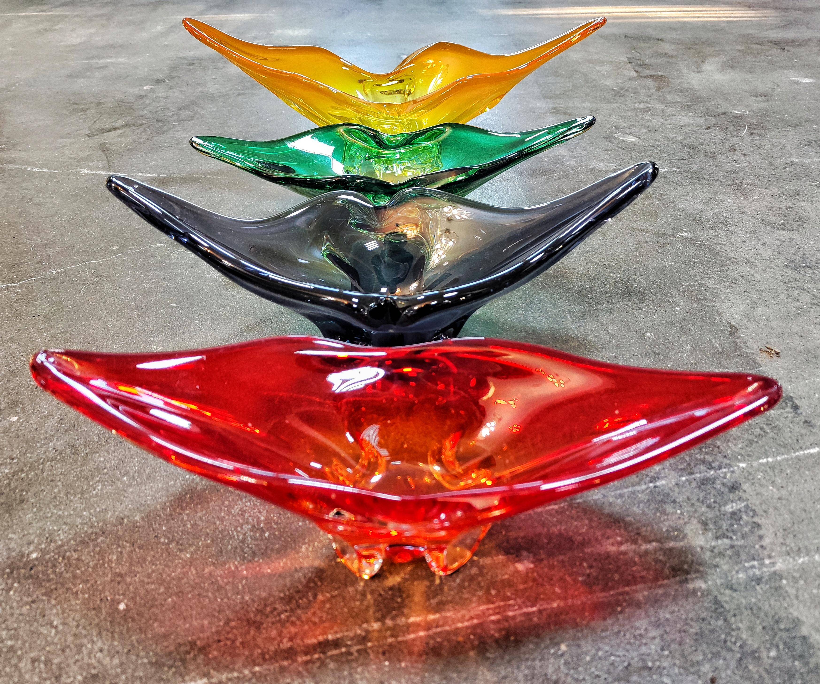 Set of 4 decorative glass bowls by Josef Hospodka, 1970s.