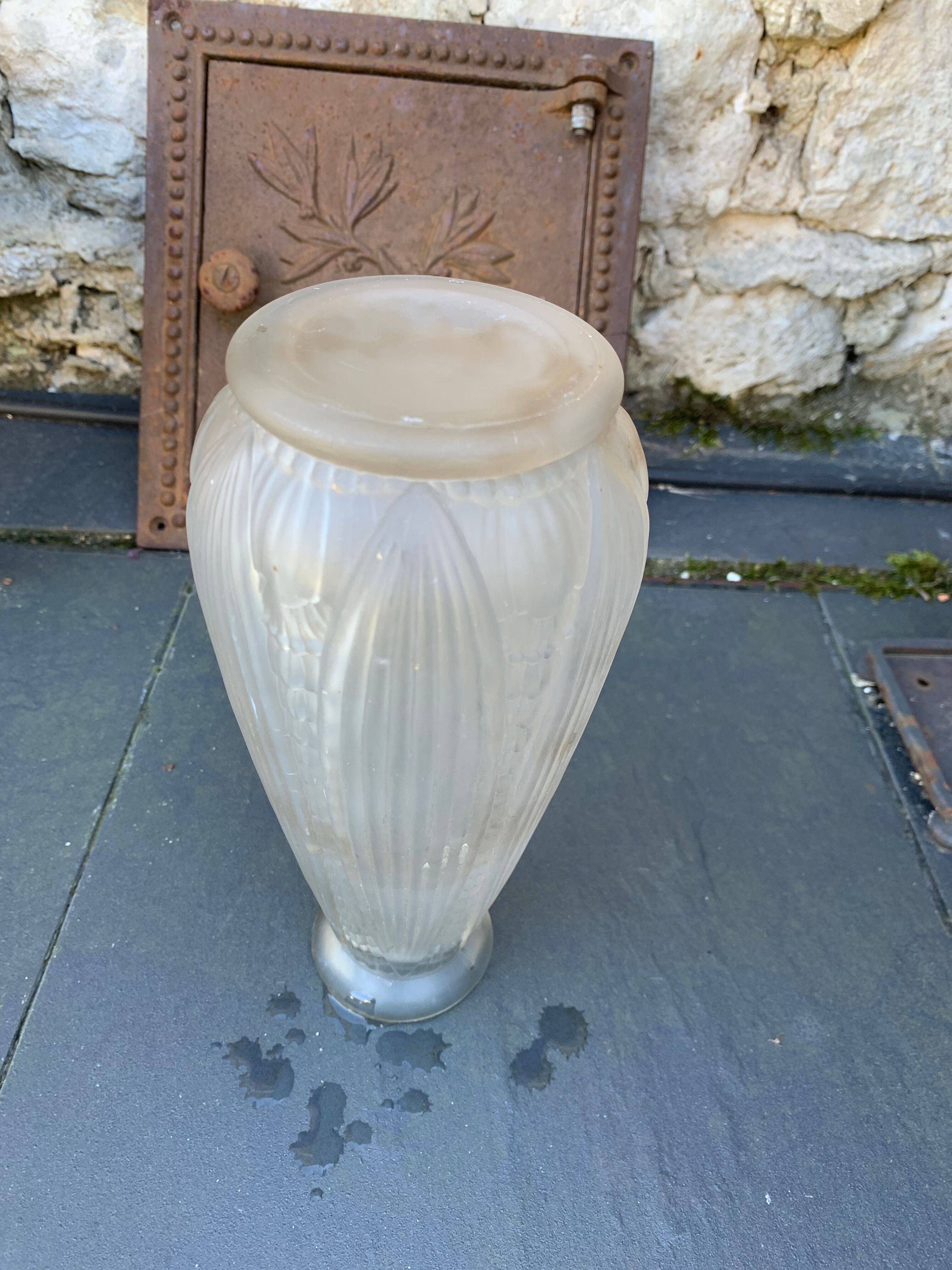 Hyacinth vase in frosted glass art deco foliage pattern