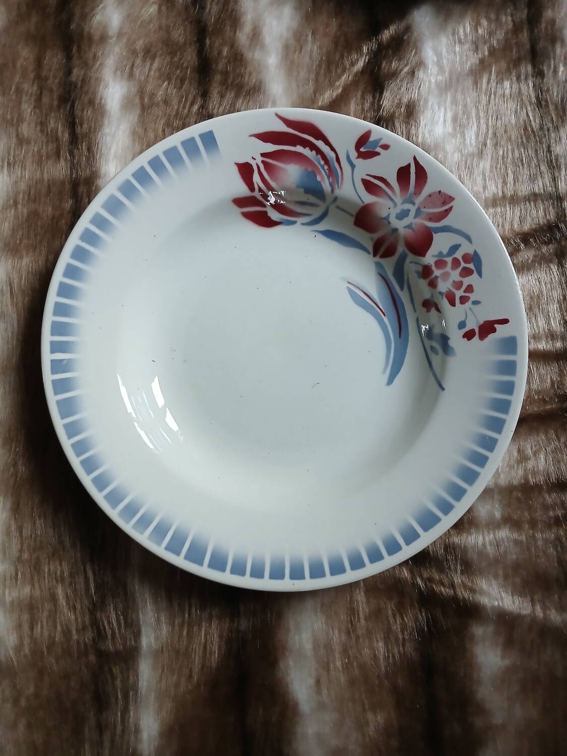 6 mismatched antique deep plates