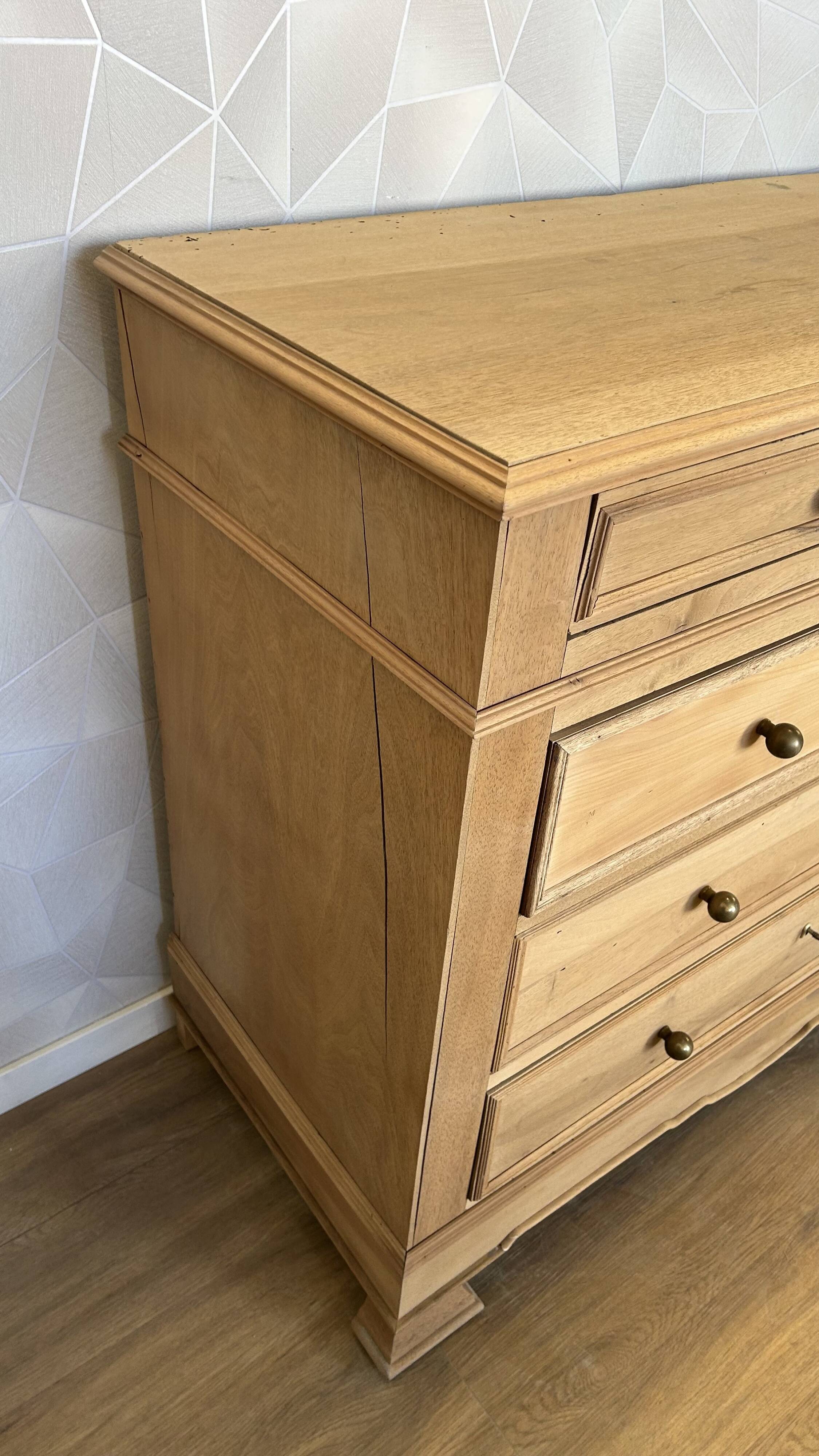 Louis Philipe airbrushed chest of drawers