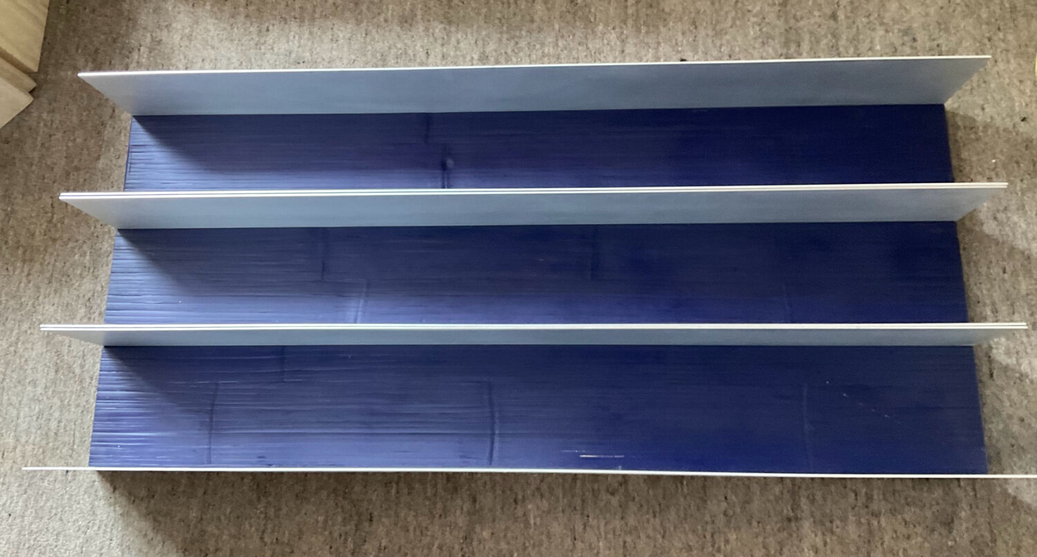 Series 3 contemporary wall-mounted bookcase shelves in aluminum and wood