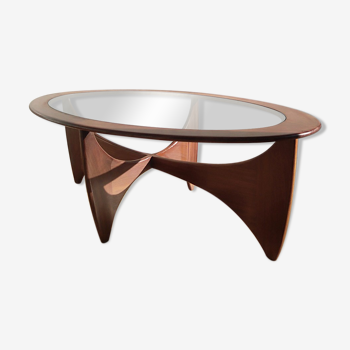 Table basse ovale Astro - design Victor Wilkins - edition G Plan - années 1960