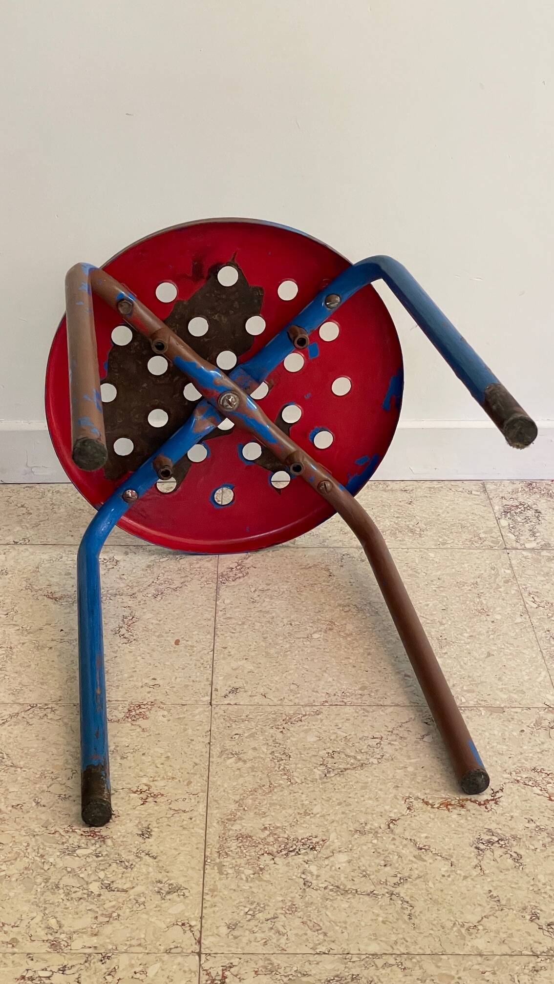 Tabouret industriel acier patine bleue & chocolat vintage