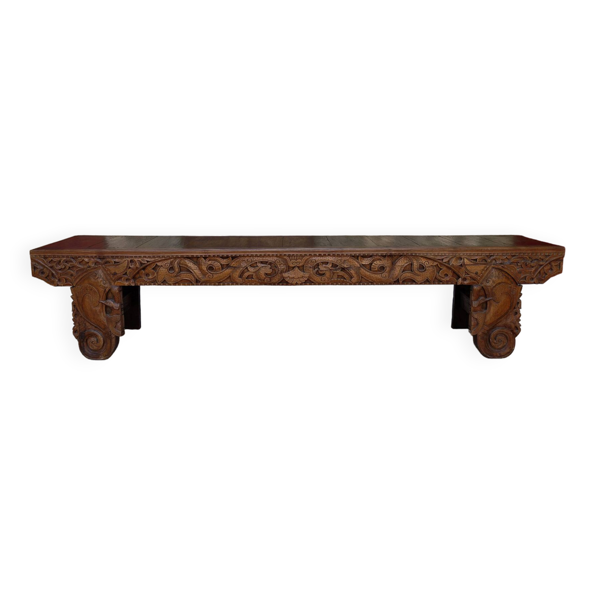 Important Indonesian bench in carved wood, Early 20th century
