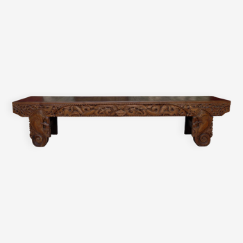 Important Indonesian bench in carved wood, Early 20th century