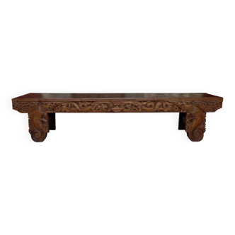 Important Indonesian bench in carved wood, Early 20th century