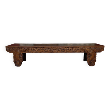 Important Indonesian bench in carved wood, Early 20th century
