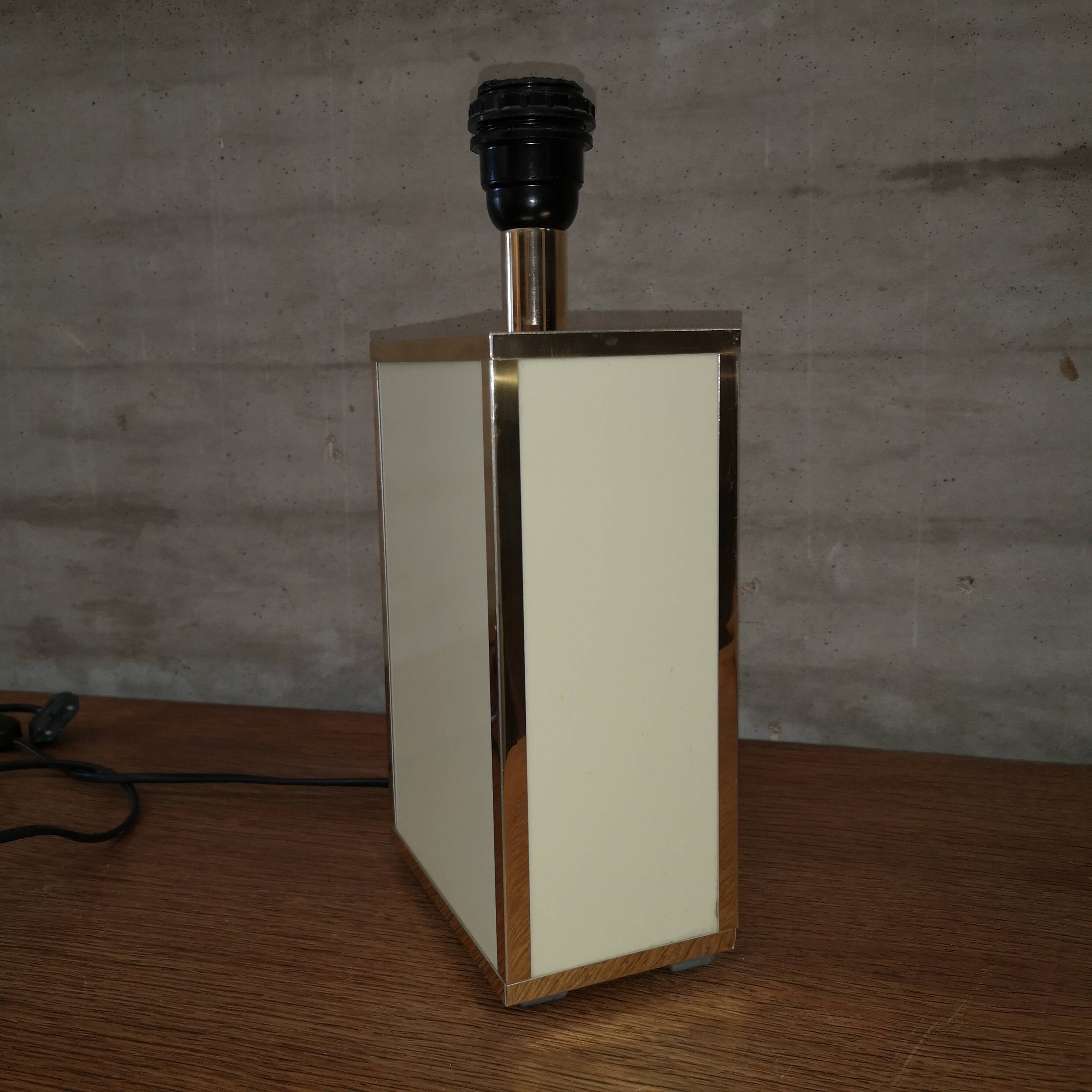 Lampe laquée blanc et laiton guy lefevre vintage 1970