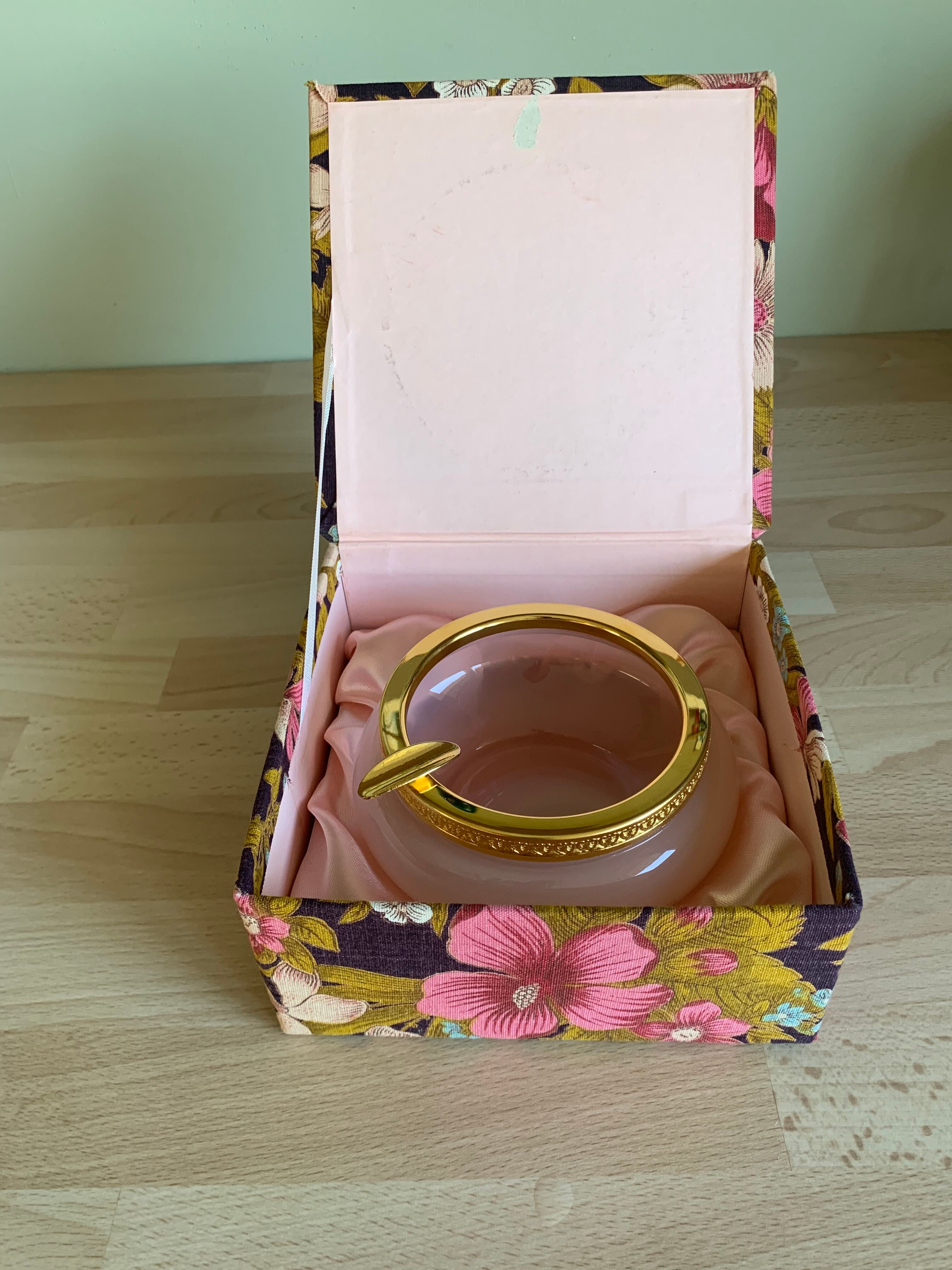 Vintage opaline glass ashtray