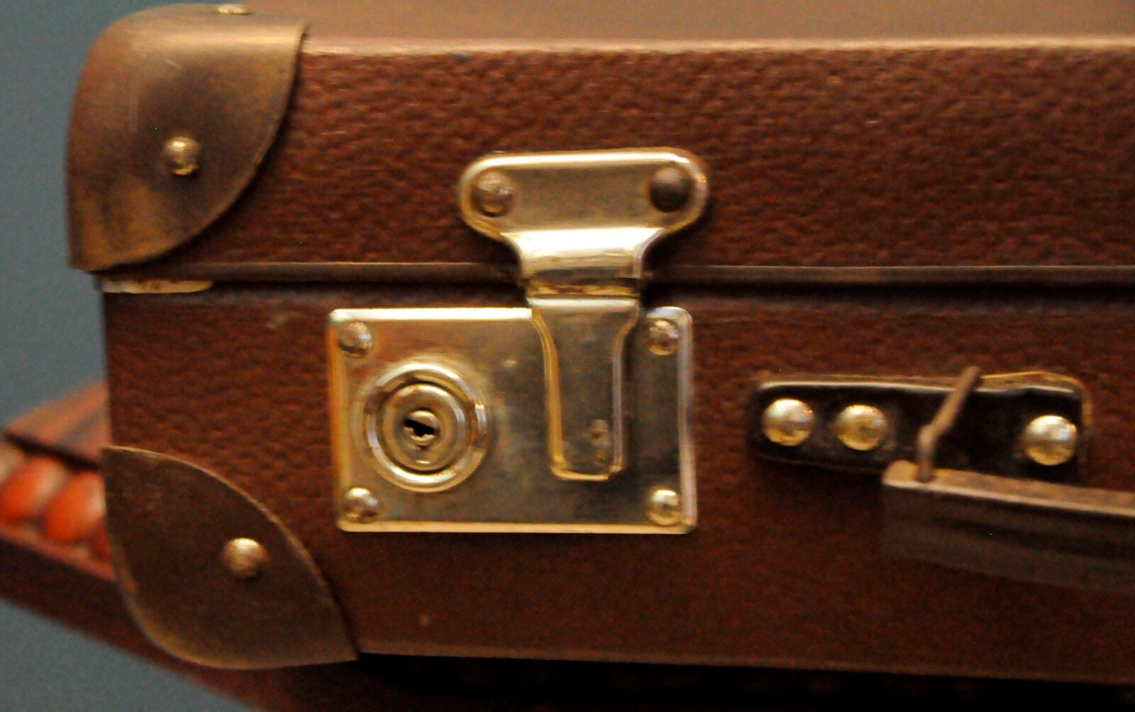 Retro suitcase 60s 70s vintage