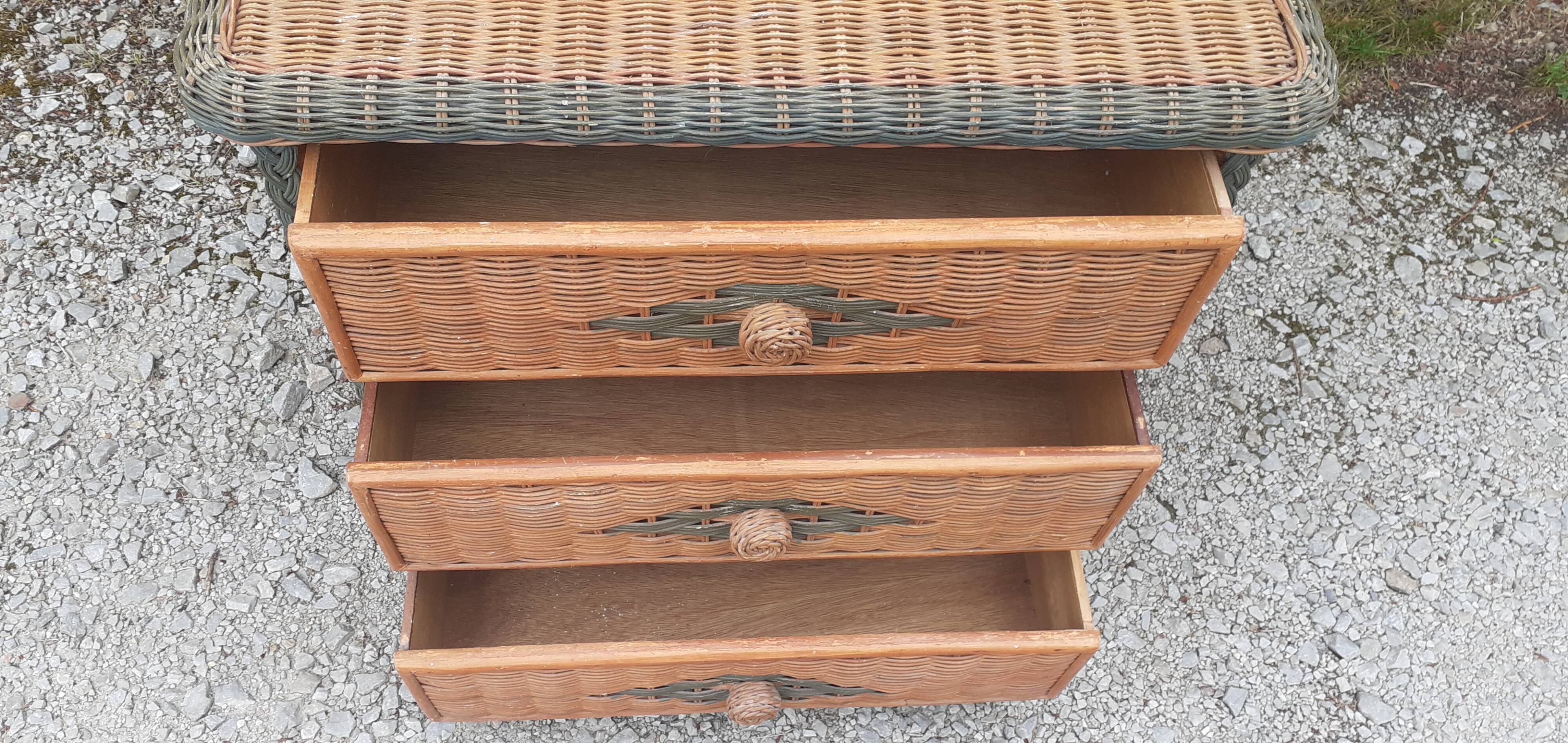 Chest of drawers 3 drawers in vintage rattan wicker