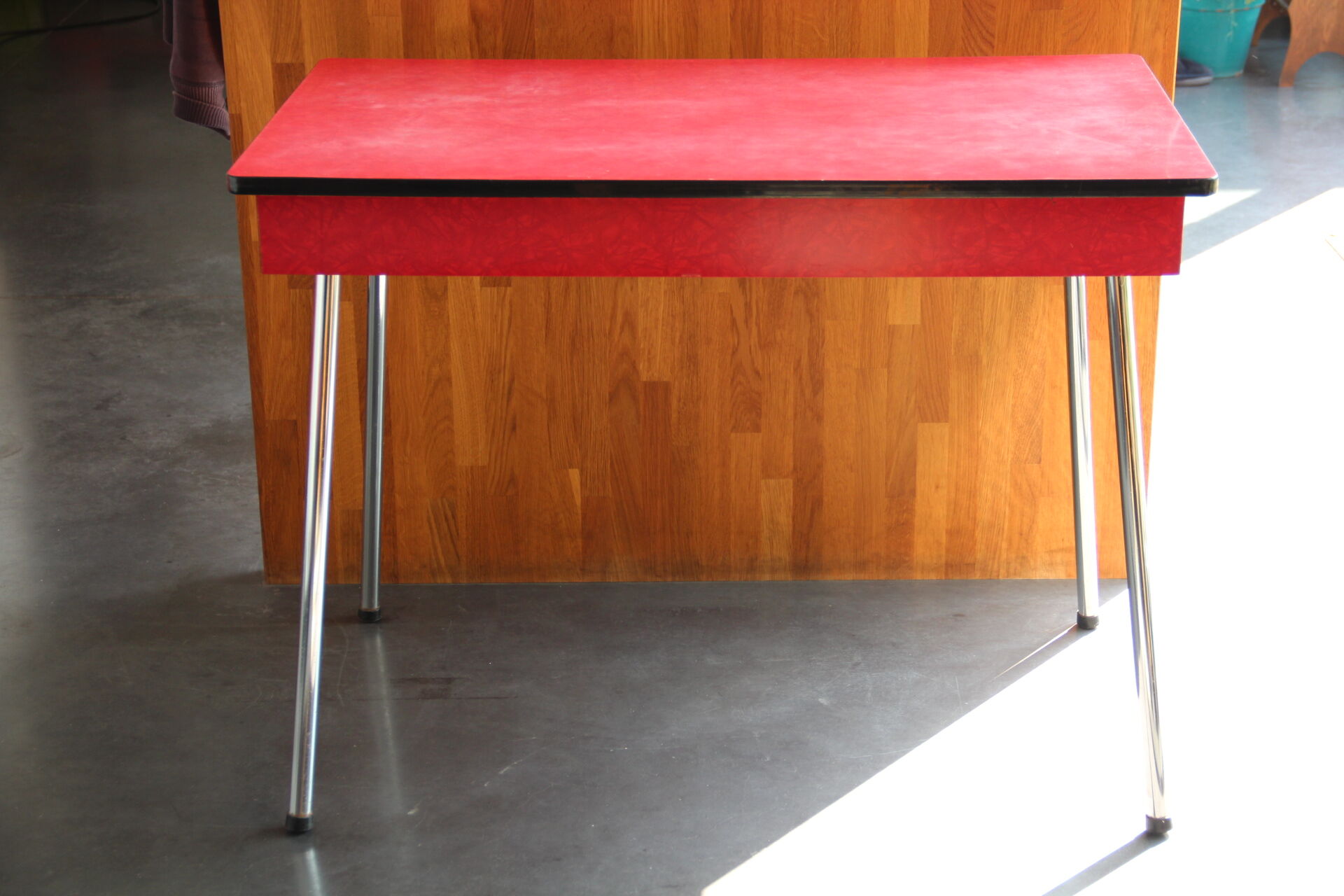 Table formica rouge vers 1950 Selency