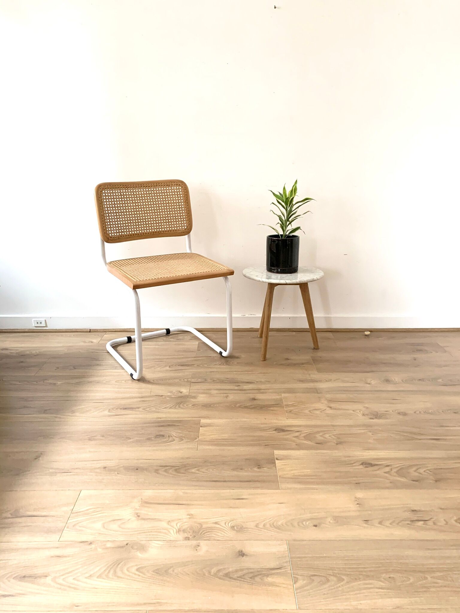 Marcel Breuer chair cesca B32 white