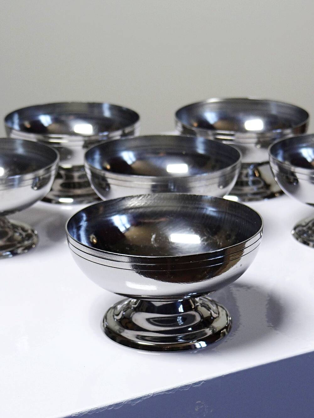 6 vintage bistro-style stainless steel dessert bowls on feet