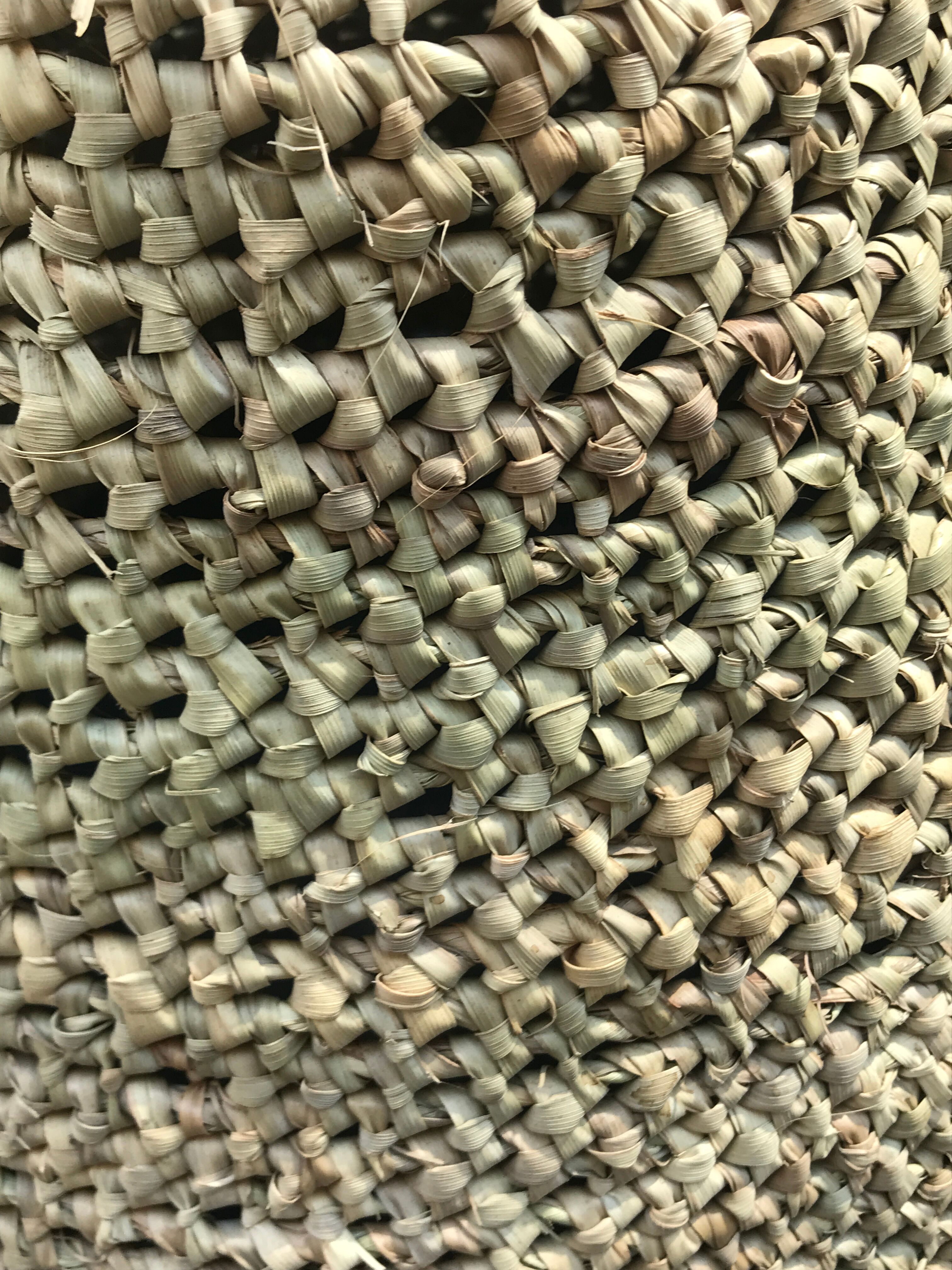 Crocheted wicker suspension