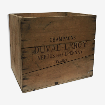 Wooden case for champagne