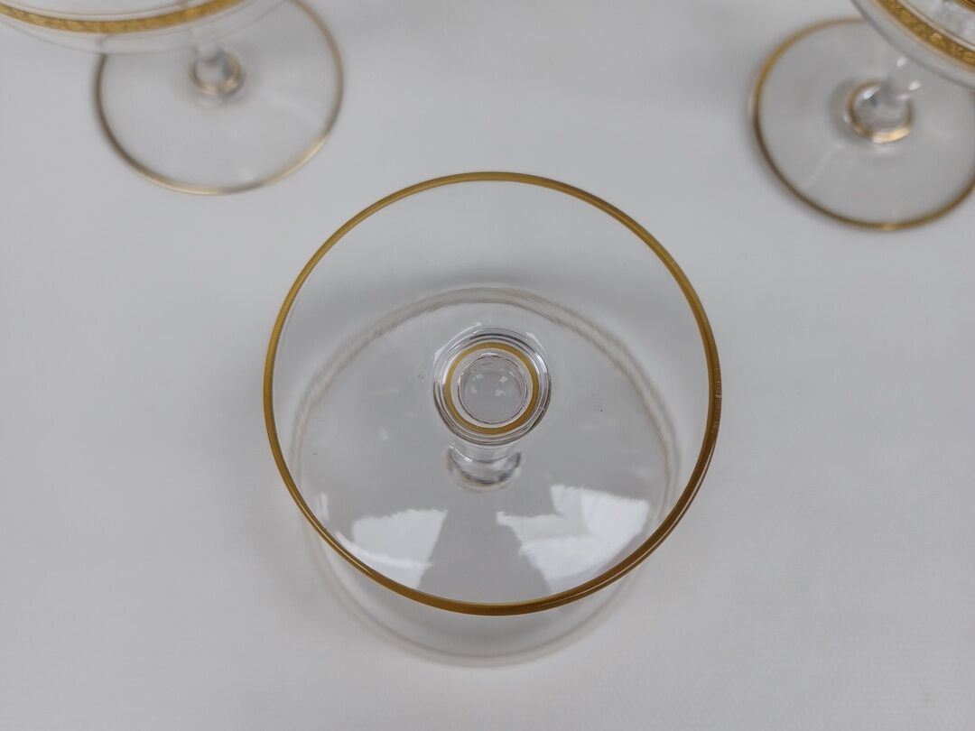 12 Champagne glasses in Baccarat crystal, circa 1870-1880.