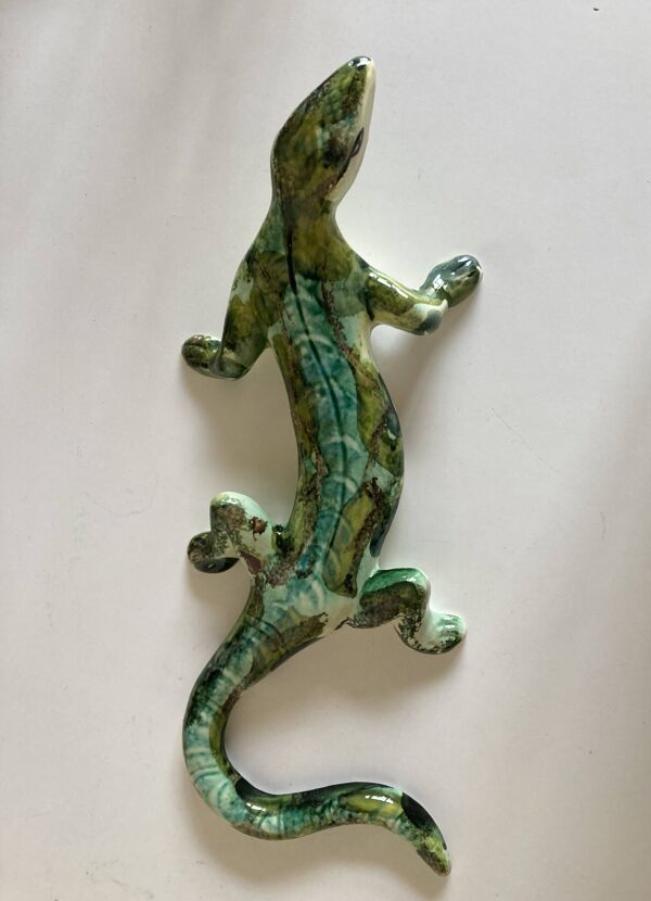 Provence 1970 lézard XXL en terre vernissée vert
