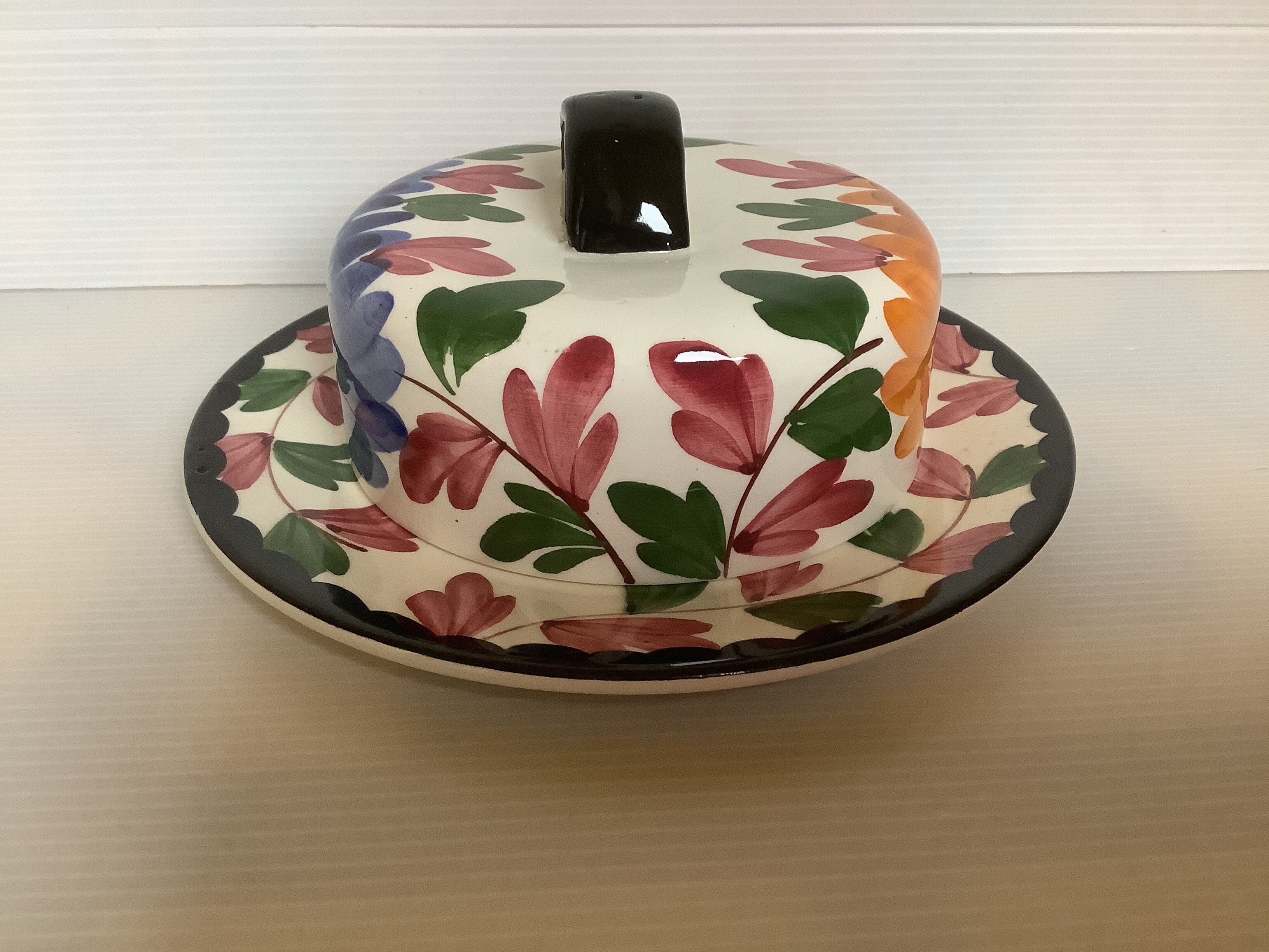 Bell butter tray majolika schramberg