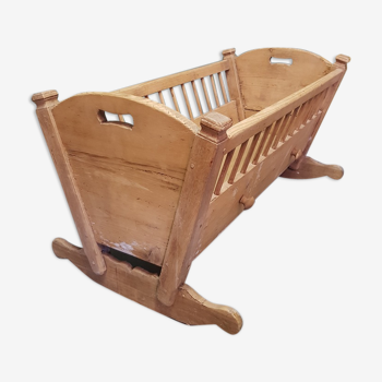 Late 19th century dutch pine wood rocking cradle