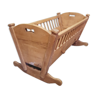 Late 19th century dutch pine wood rocking cradle