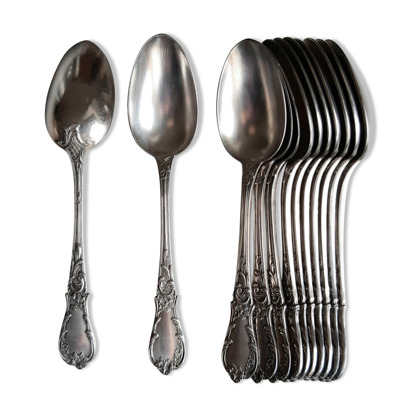 12 teaspoons silver metal