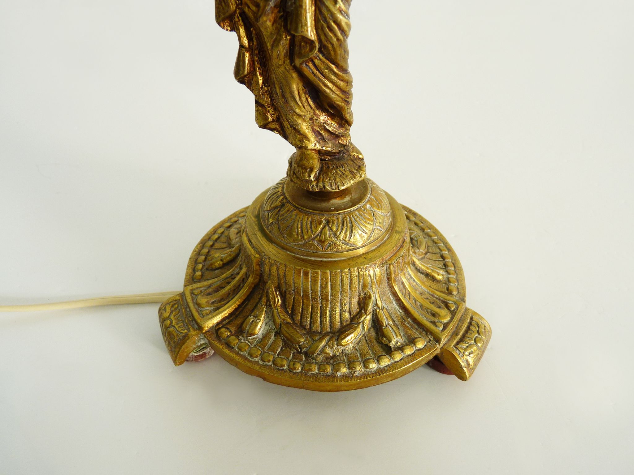 Former two-light orientalist lamp, draped woman years 50