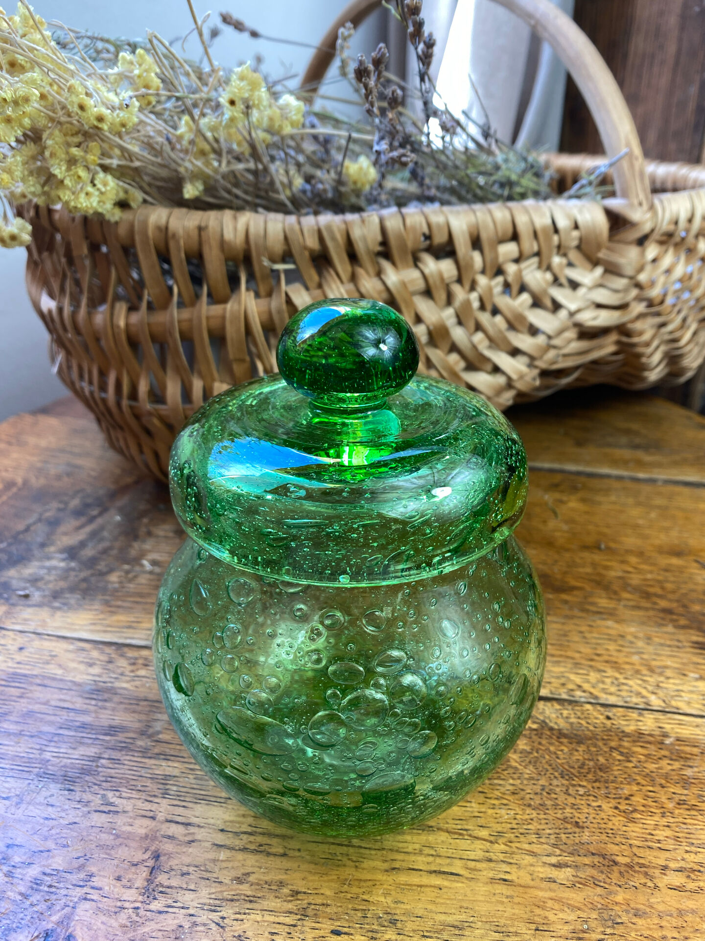 Bubble glass bonbonnière, blown, Biot