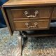 Grand bureau anglais en acajou de style Regency
