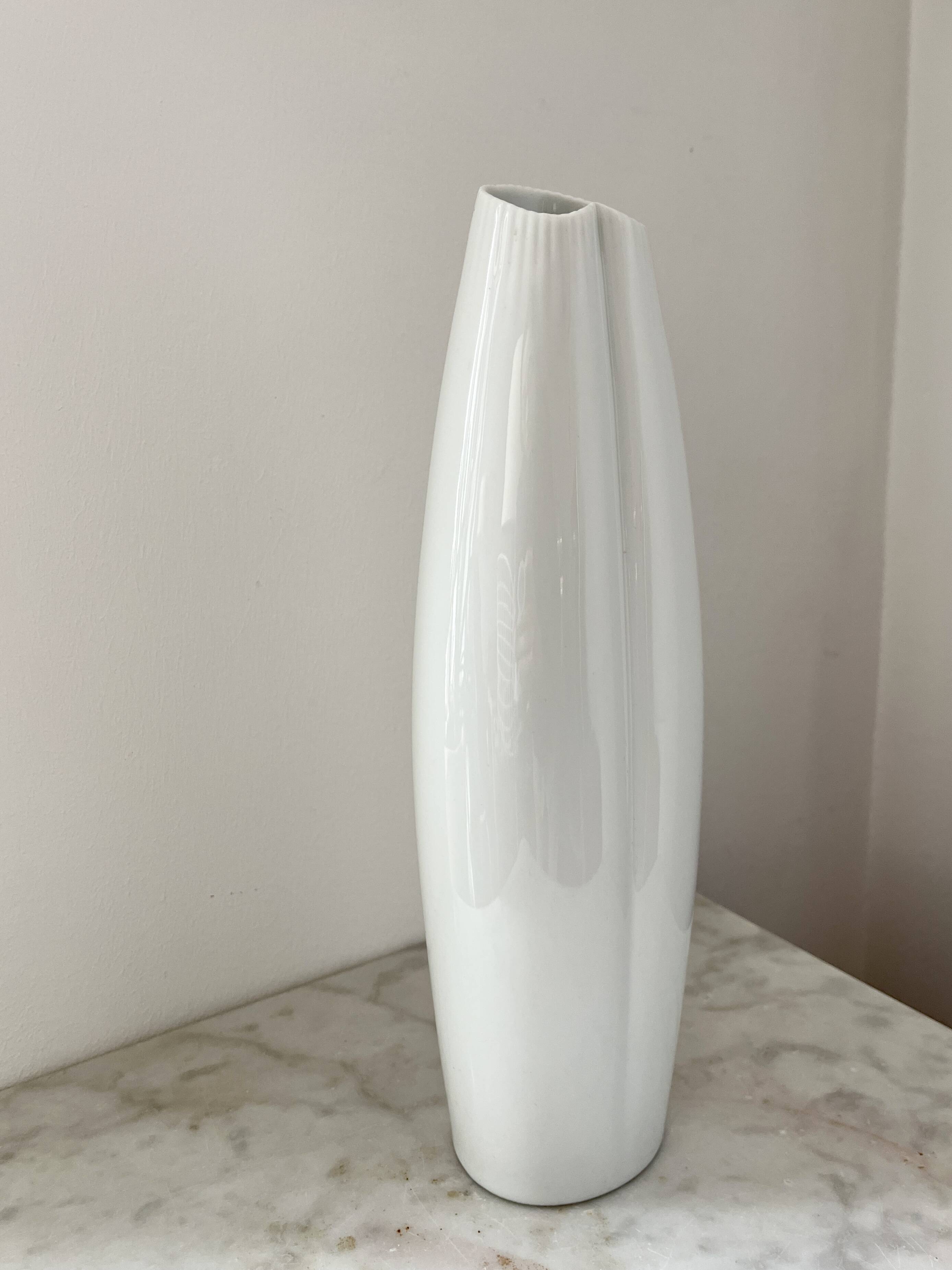 Vintage Tapio Wirkkala white ceramic Vase 2737 for Rosenthal Studio Line