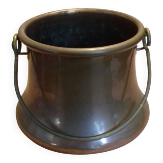 Brass handle pot