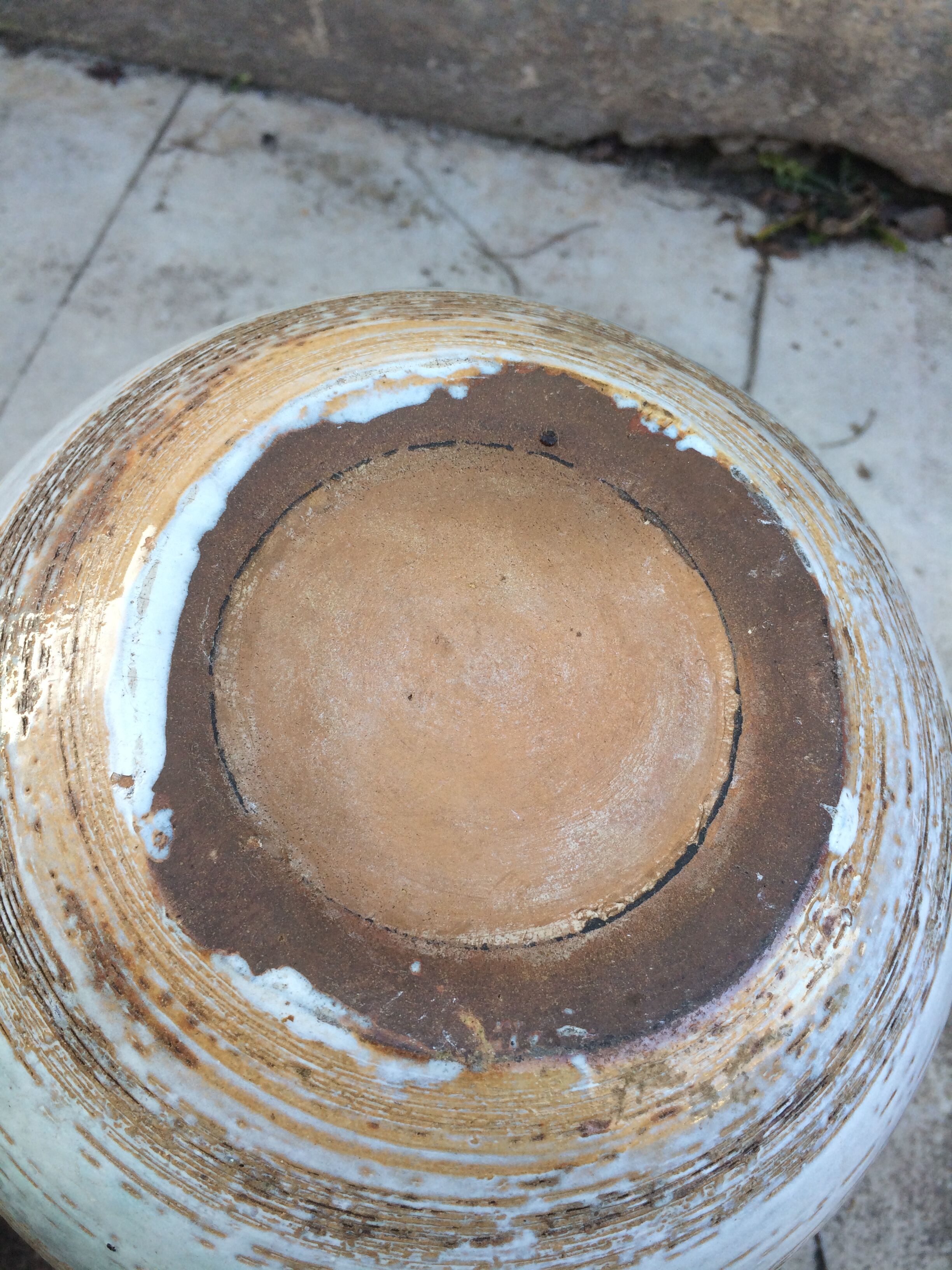 Jar or vase in blue earth 33 x 29 cm