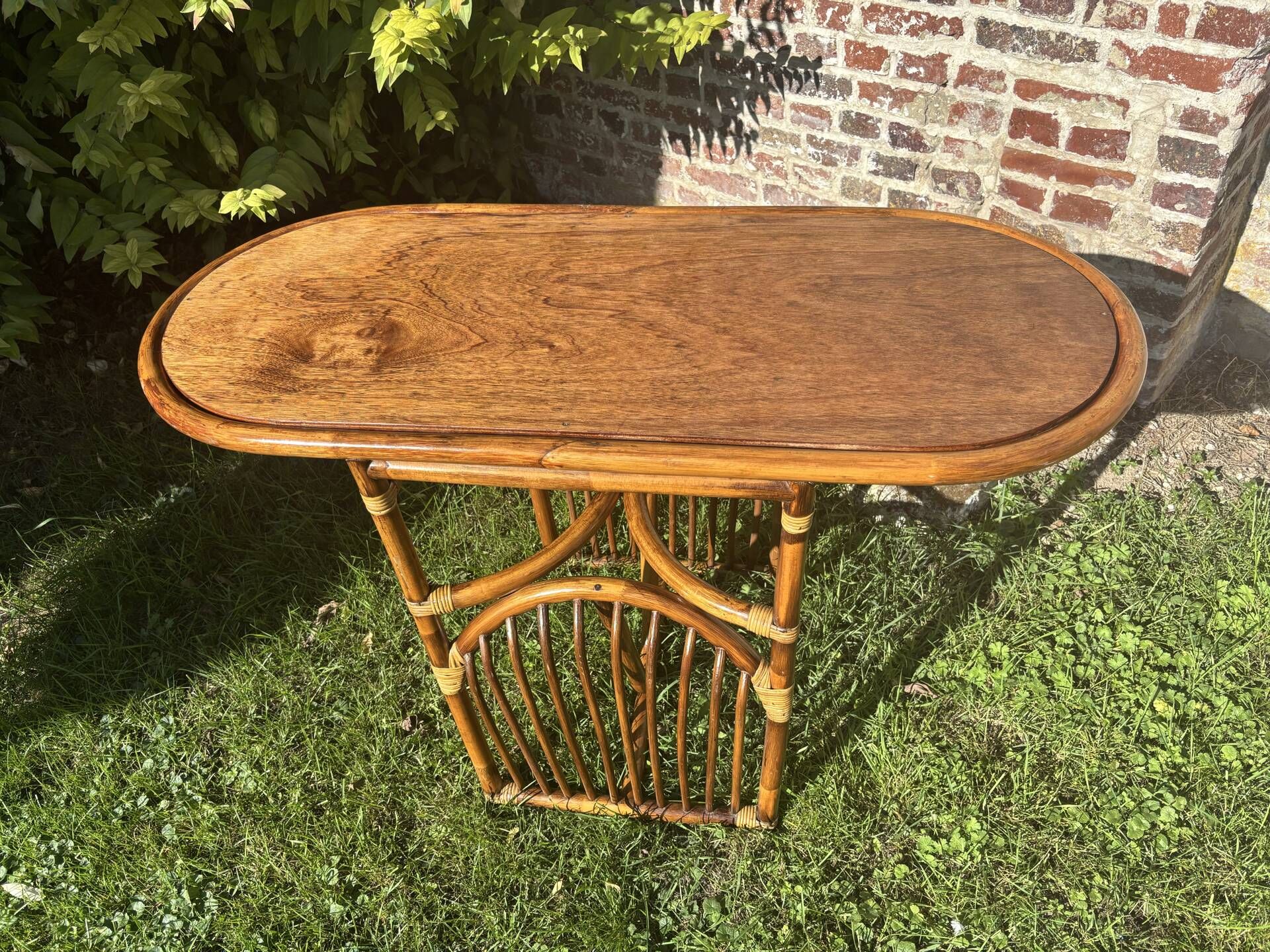 Table ovale en rotin