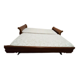 Trundle bed