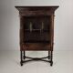 Cabinet colonial sculpté du 19e siècle – Indes orientales néerlandaises