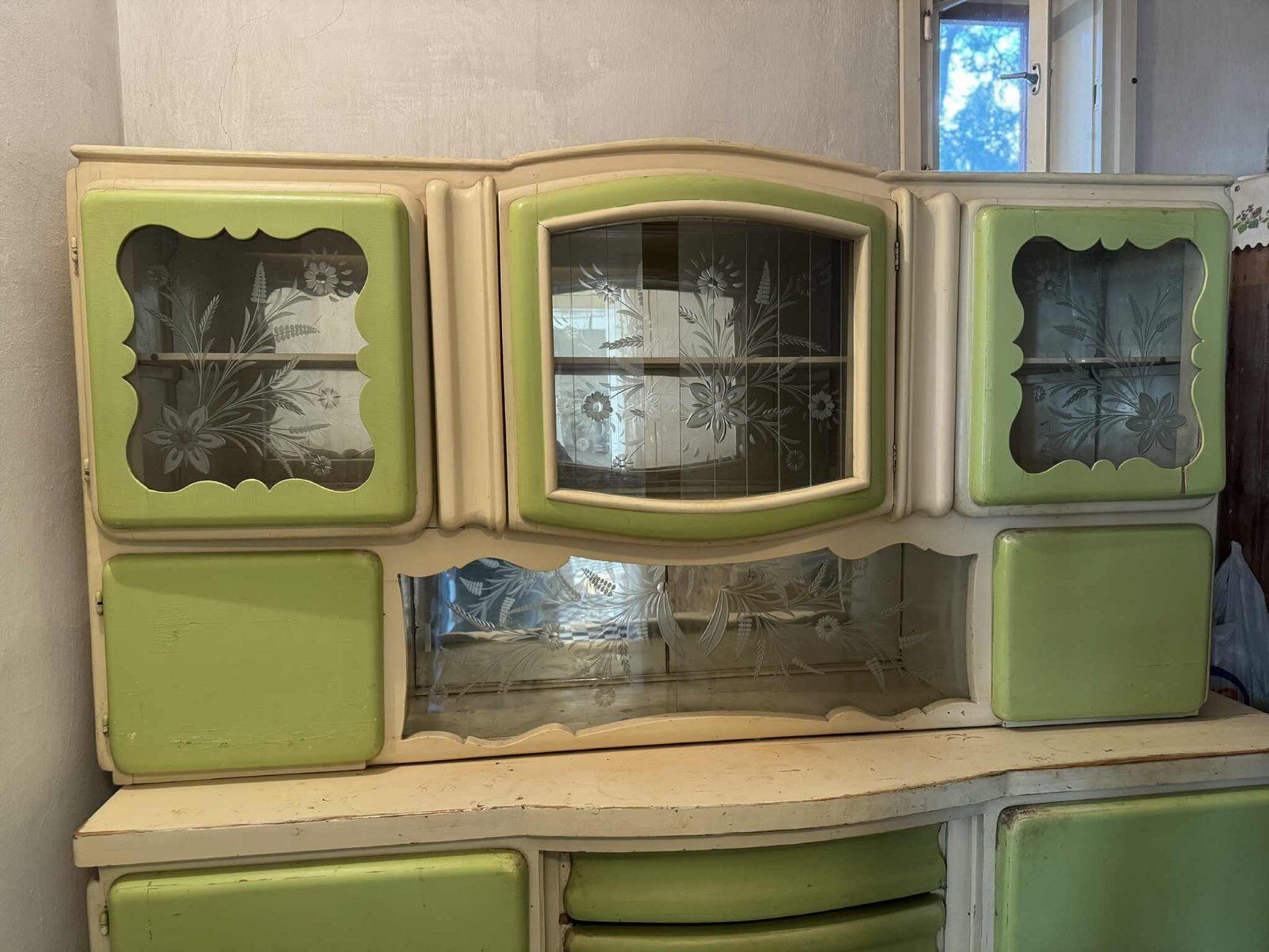 Hungarian Art Deco green and cream kitchen cabinet with glass doors, 1940s