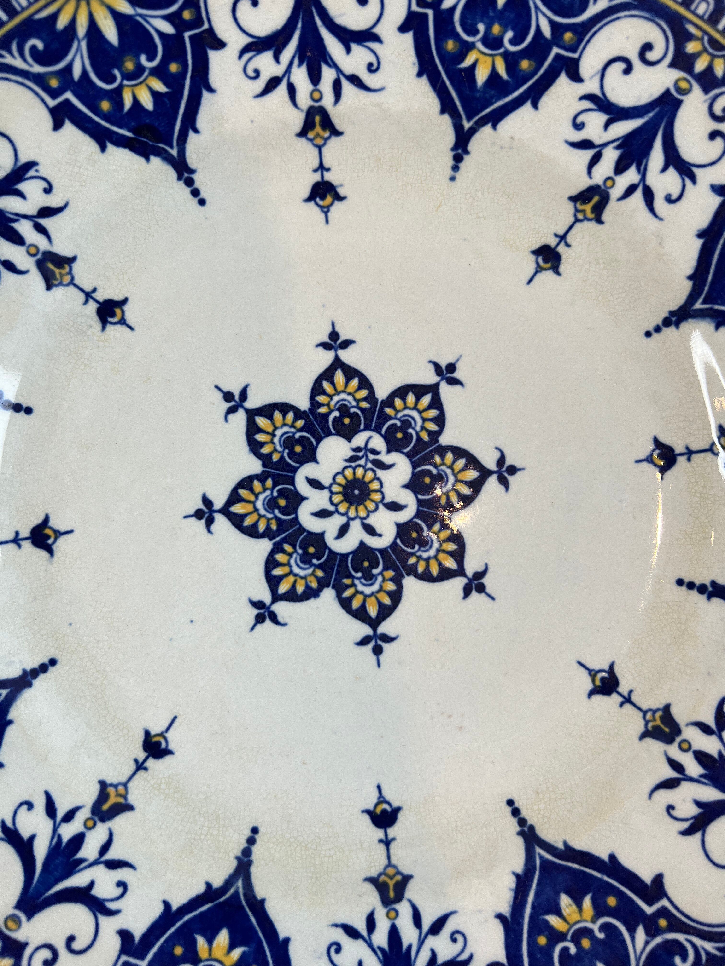 Lot of 6 flat plates, ironstone Sarreguemines Cluny.