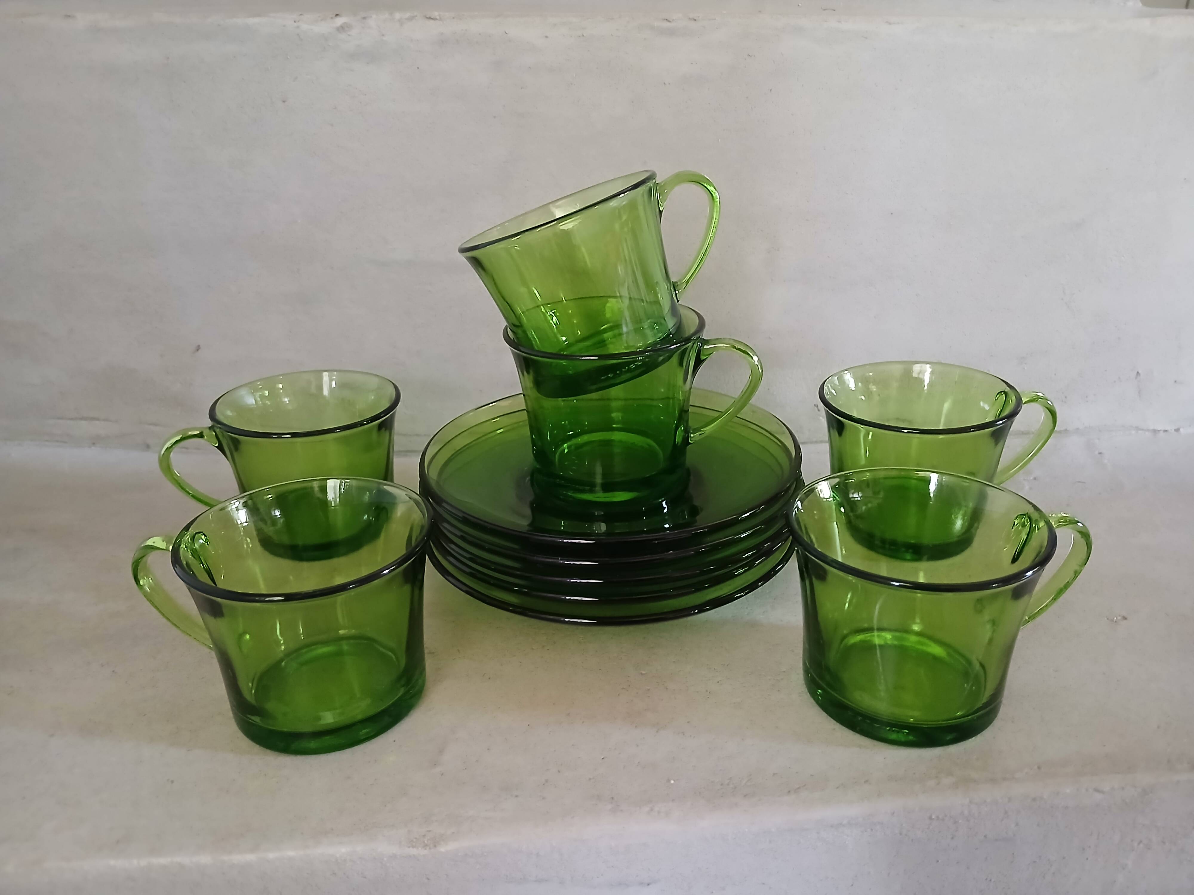 6 antique Duralex coffee cups