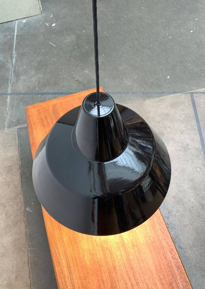 Large Danish Mid-Century pendant lamp in enamel for Louis Poulsen, 1960s.