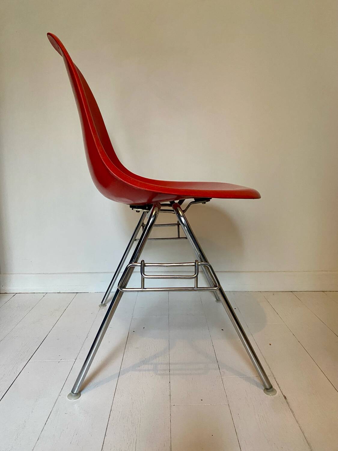 Eames Dss chair Fiberglass, H Miller