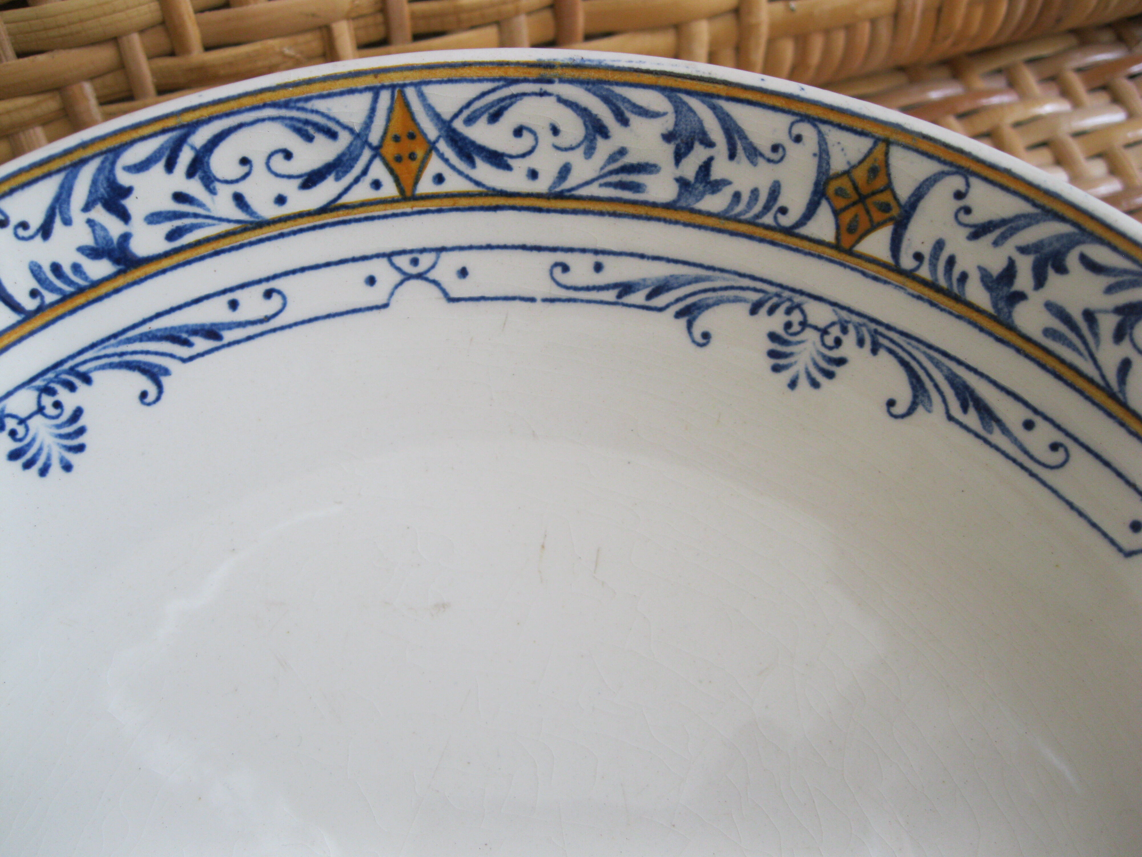 Coupe à fruits plat porcelaine Creil et Montereau