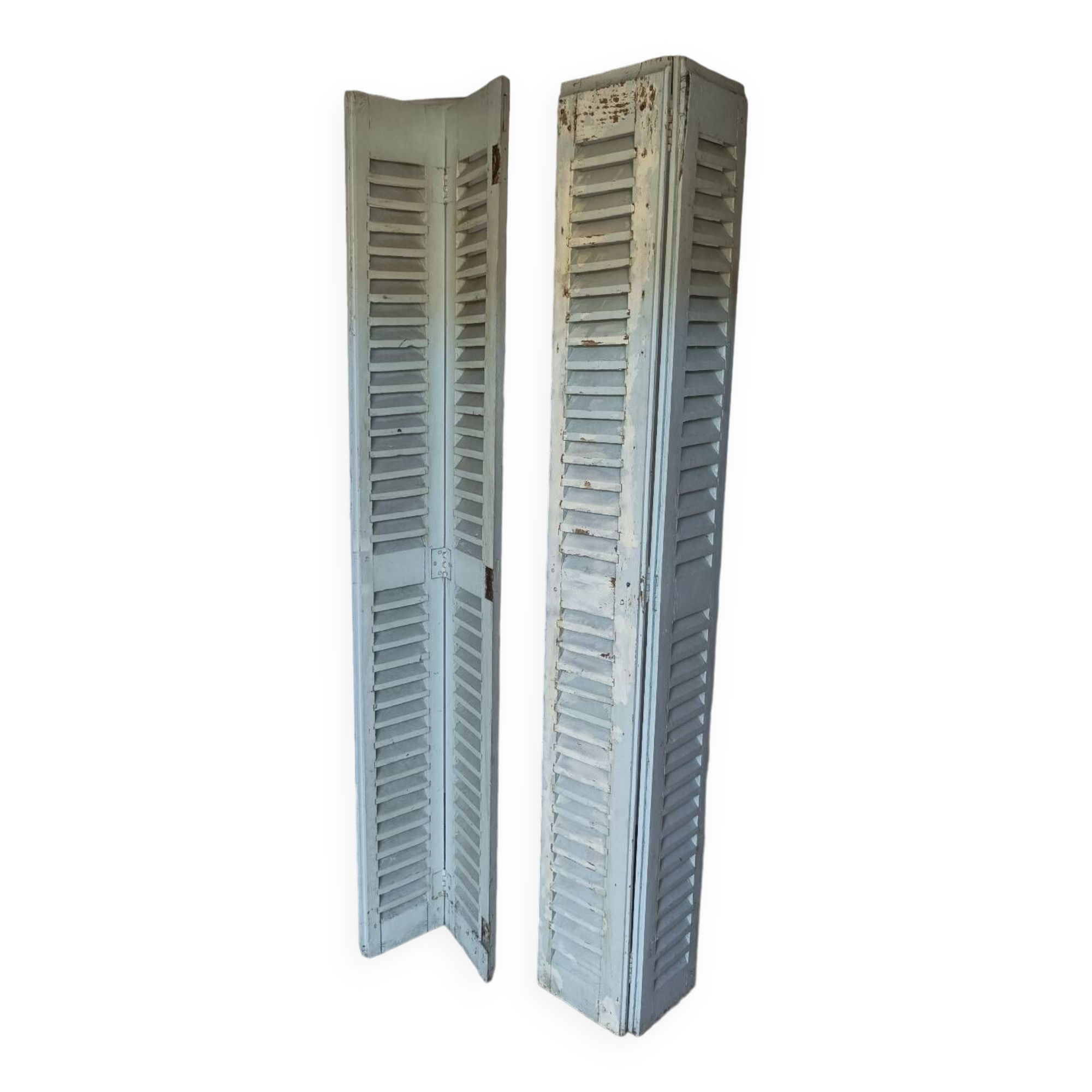 Louvered wooden shutter