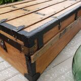 Malle ancienne en bois