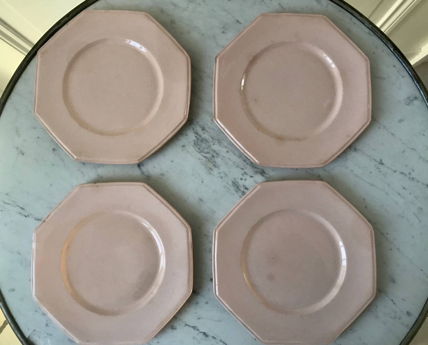 Lot de 4 assiettes à dessert octogonales roses pâles années 50