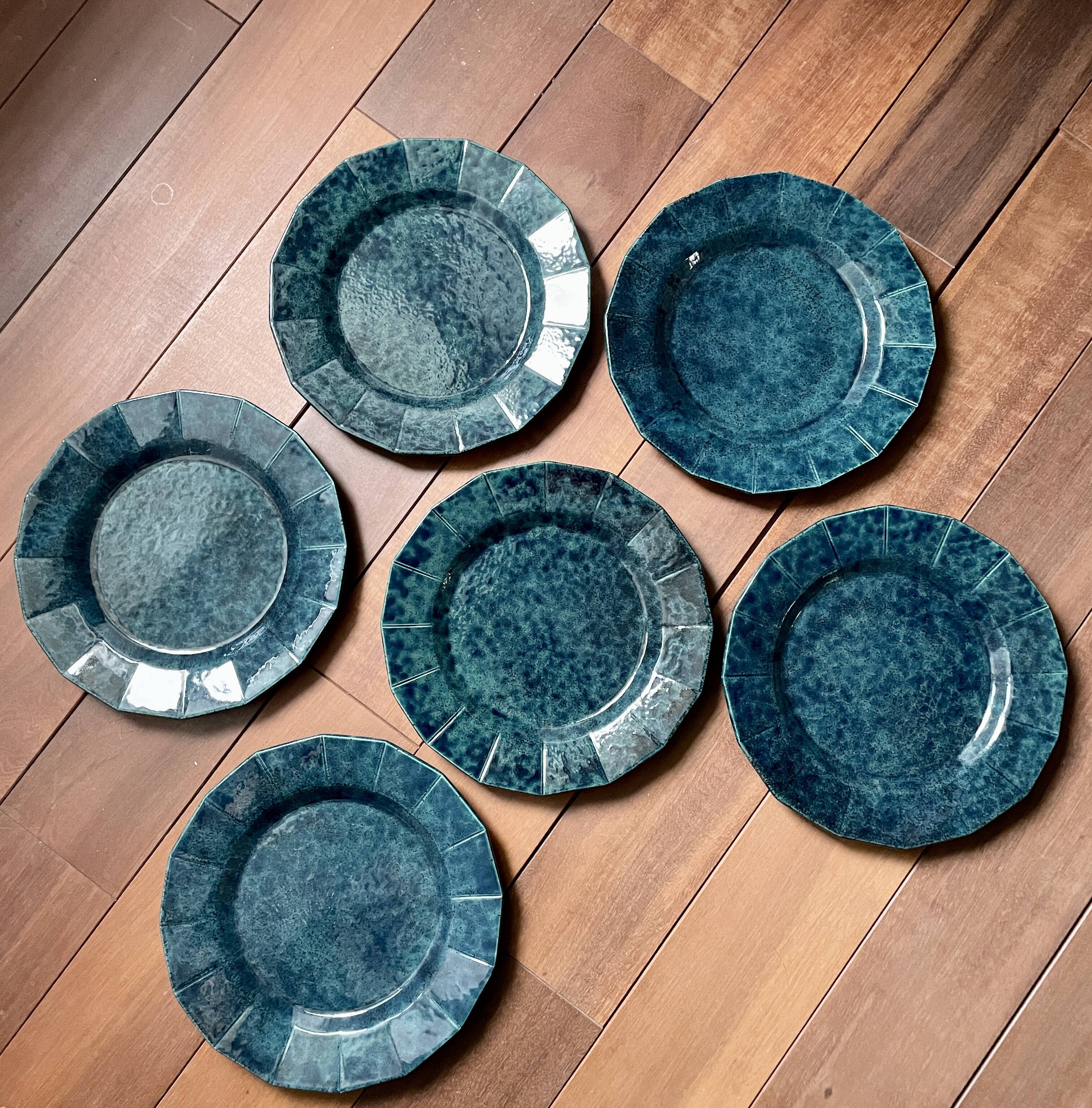6 Vintage Molin Dinner Plates