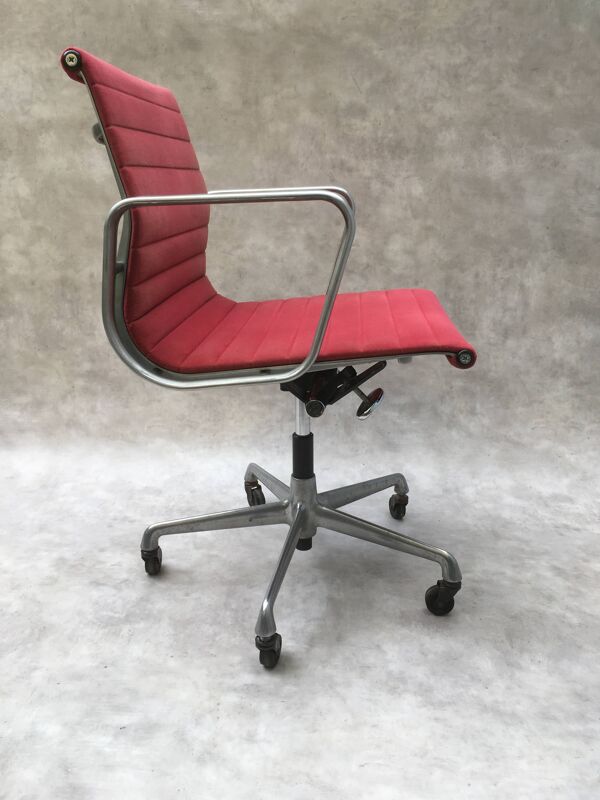 Fauteuil de bureau EA 1117 Eames