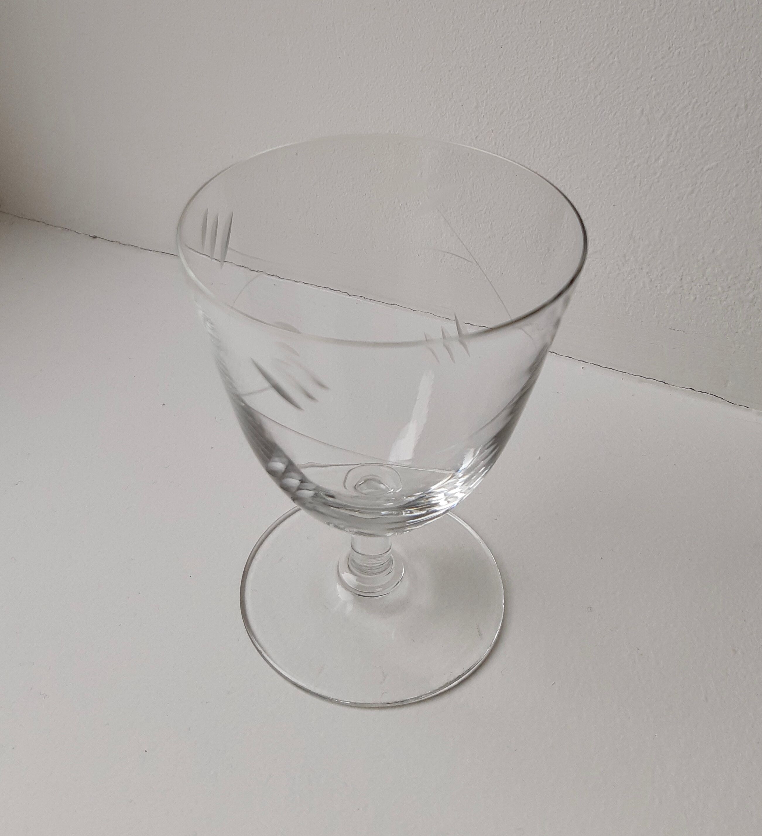 Lot of 6 engraved crystal glasses 30-40 years
