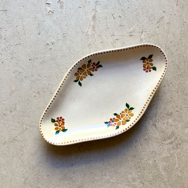 Delight in earthenware "flowers", Saint Amand