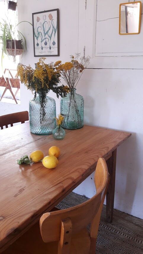Farm table